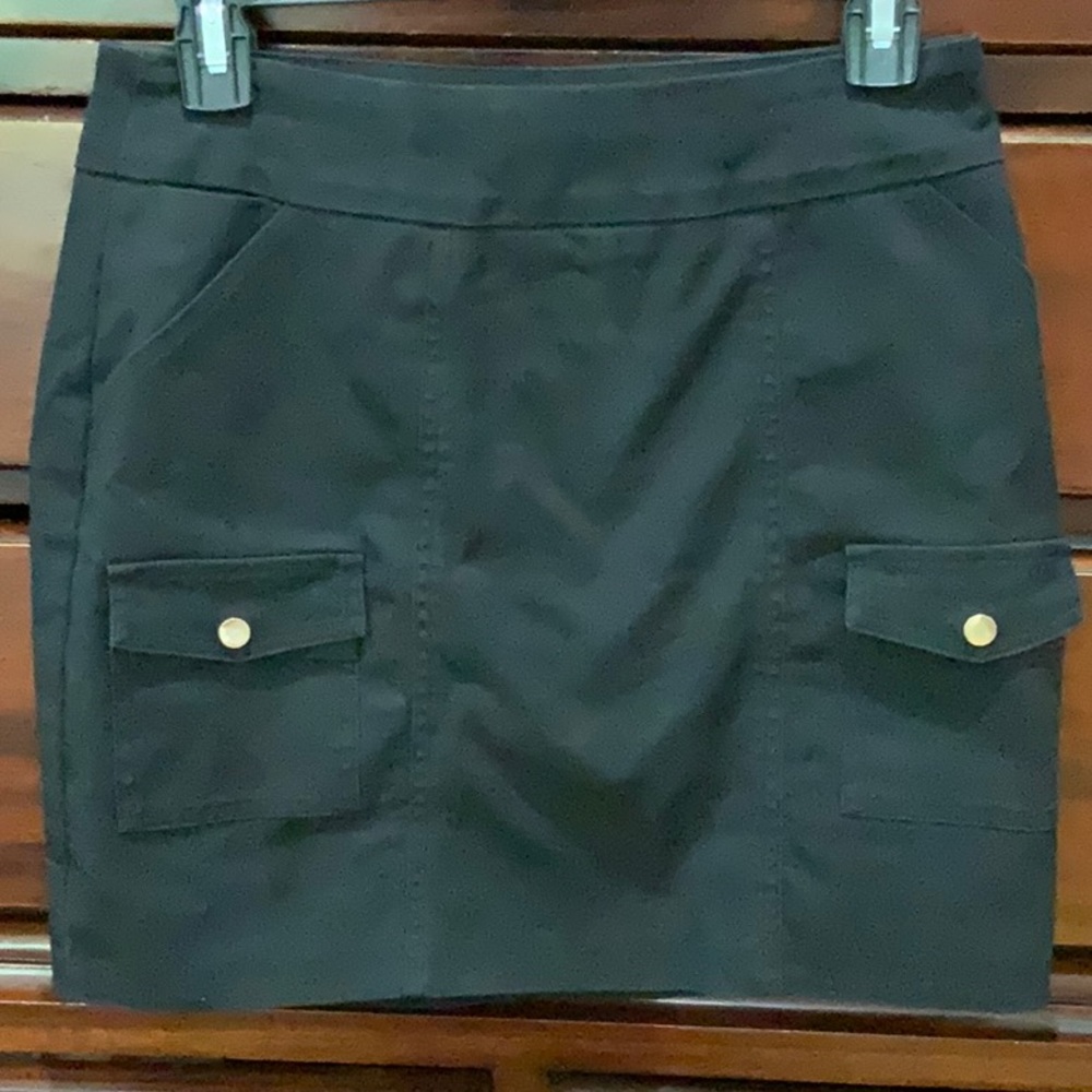 Spitfire Black Petite Golf Skort S/P Front Pocket Gold Buttons Back Pockets